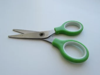 Ножницы зеленые